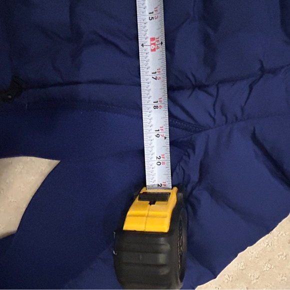 Huge price drop! Bernardo NWOT Women’s Blue Puffer Large - Picture 5 of 7